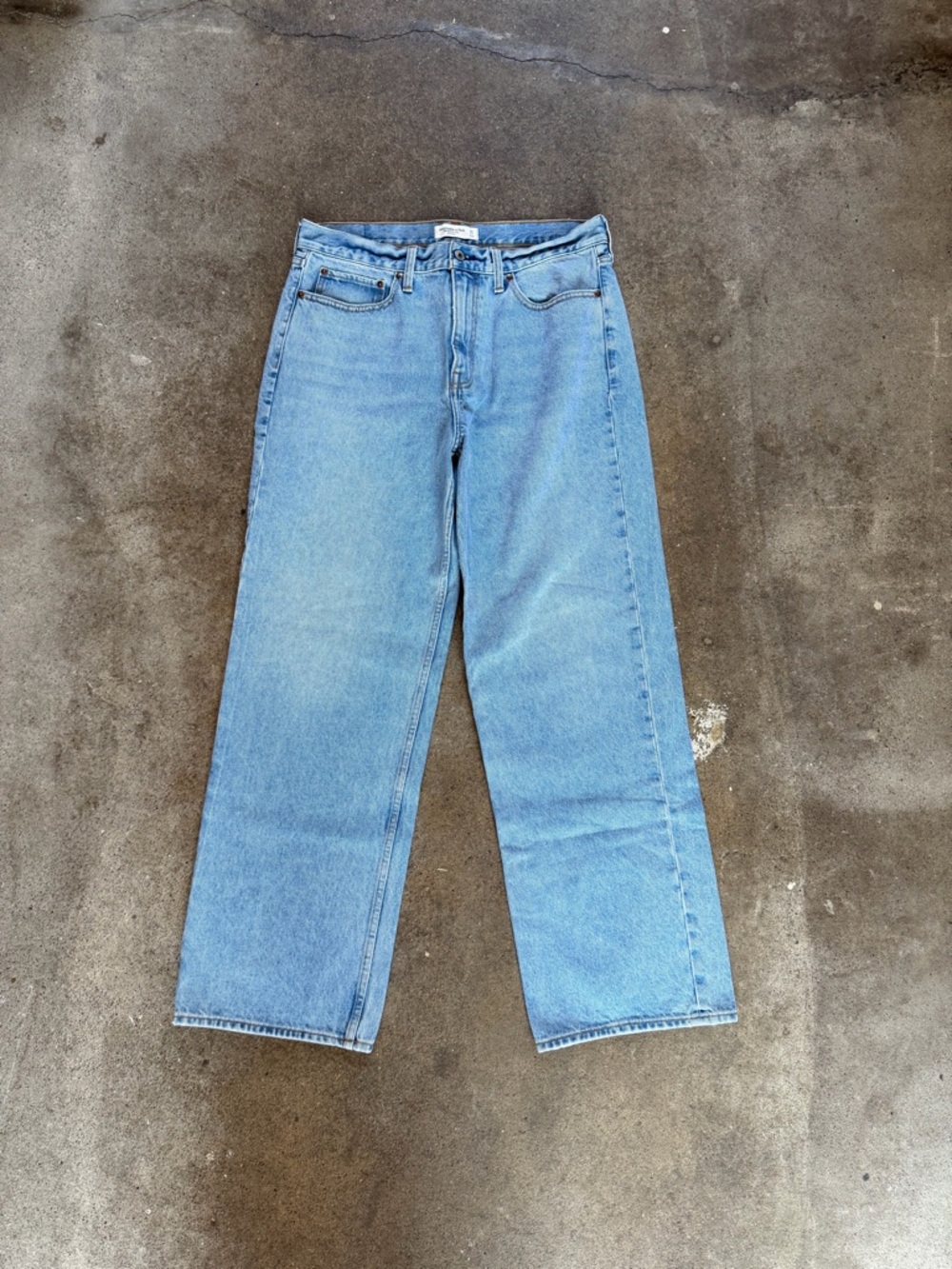 Abercrombie & Fitch The Slouchy Jean Mid Rise in Medium Wash Size 31 Long Denim - Picture 7 of 10